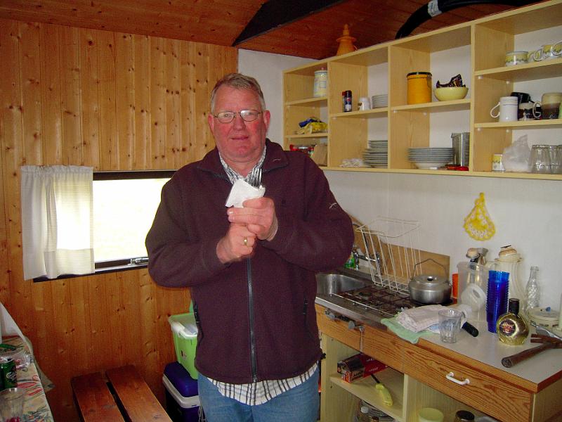 DSCN0752-e.jpg - Óli Valur í uppvaskinu