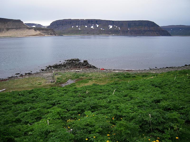 DSCN0761-e.jpg - Nesið fyrir neðan Nes. Þarna var einu sinni bryggja