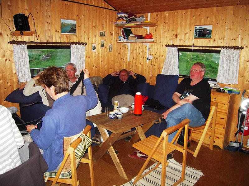 DSCN0763-e.jpg - ... sumir sváfu aðrir prjónuðu