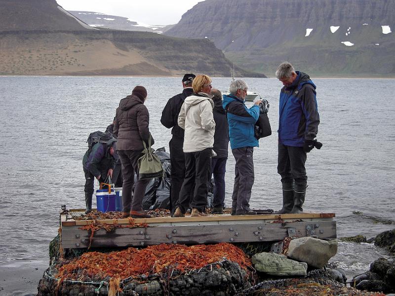 DSCN0764-e.jpg - Haldið heim á leið. Farangurinn kominn á bryggjuna