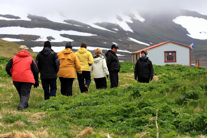 IMG_8018-e.jpg - "...fram nú allir í röð". Stefnan tekin á Nes