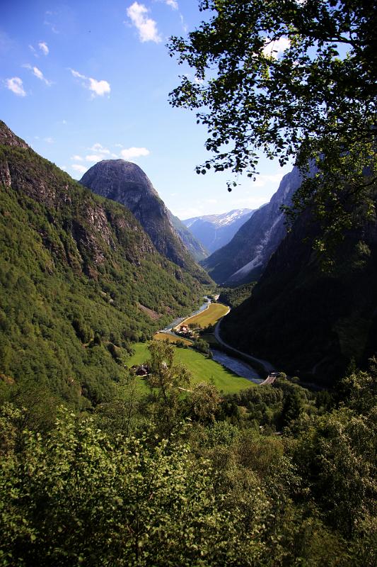 IMG_8472-e.jpg - Near Stalheim