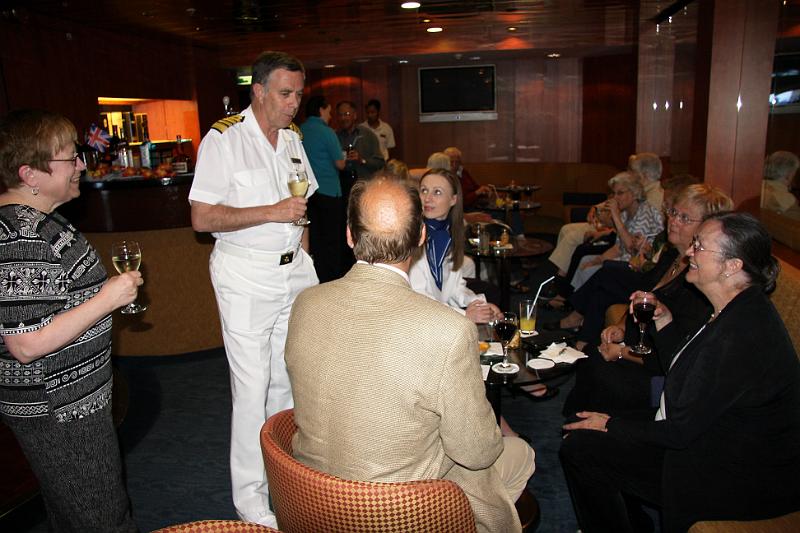 IMG_8684-e.jpg - John and Debb talking to the eldershostellers