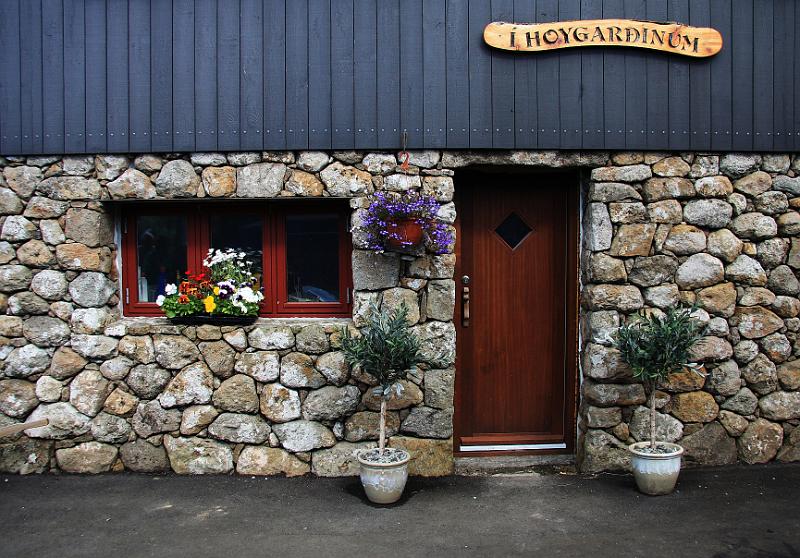 IMG_8781-e.jpg - In Leynar on Streymoy