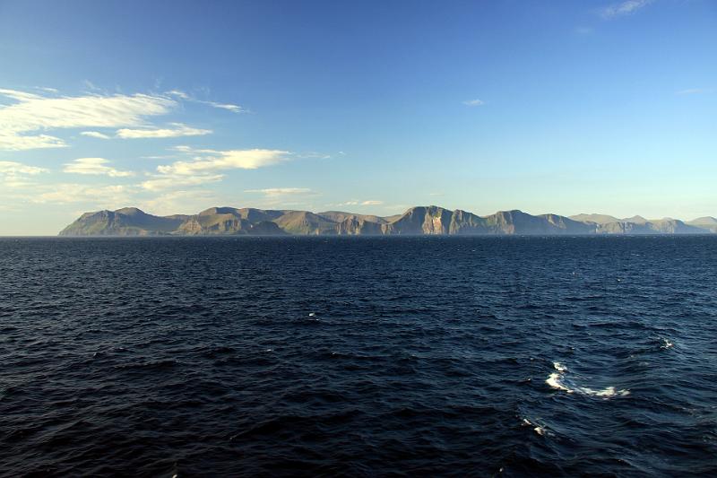 IMG_8813-e.jpg - Leaving the Faroes