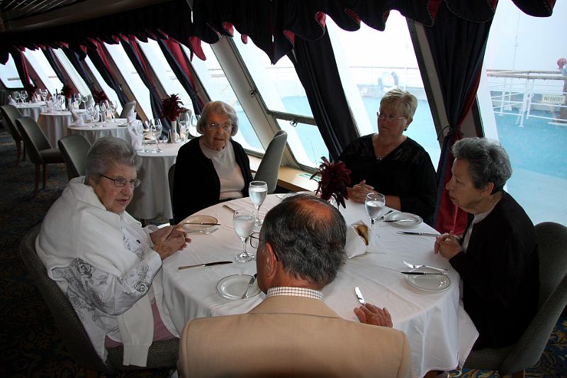 IMG_8884-e.jpg - Dining in the Yact Club