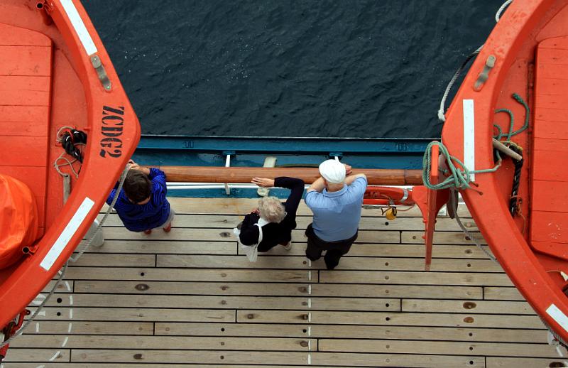 IMG_9083-e.jpg - On board Discovery