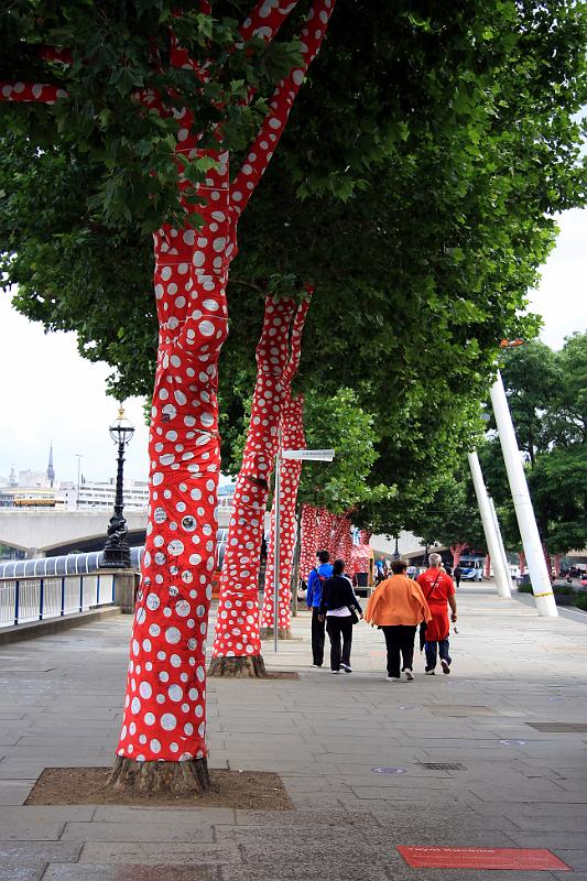 IMG_9161-e.jpg - Dotted trees in London