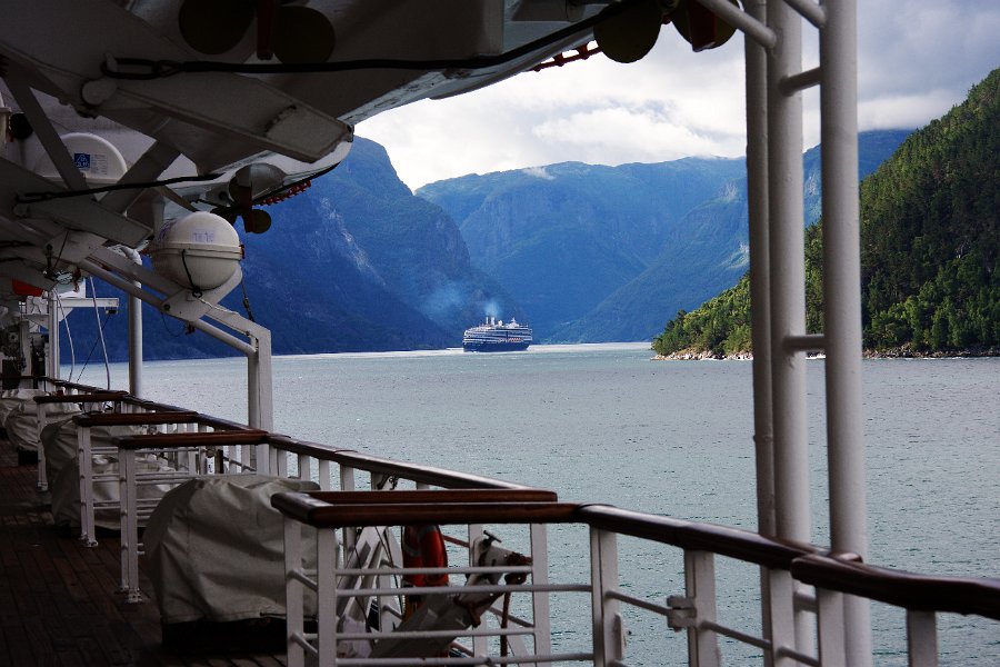 IMG_13843-e.jpg - Sailing behind the Westerdam into the Aurlandsfjorden