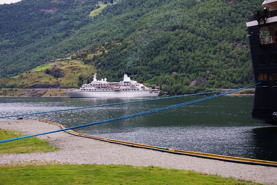 IMG_13898-e.jpg - The Discovery in Flåm