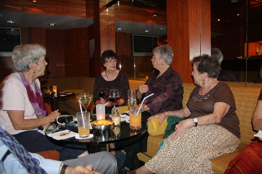 IMG_14074-e.jpg - The Road Scholar coctail party in the Hideaway bar