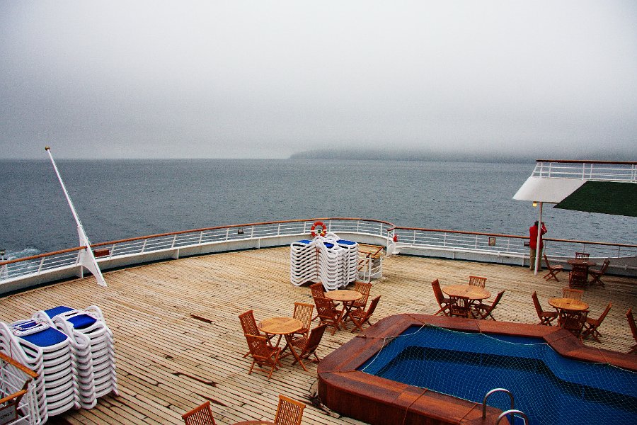 IMG_14172-e.jpg - Leaving the Faroes