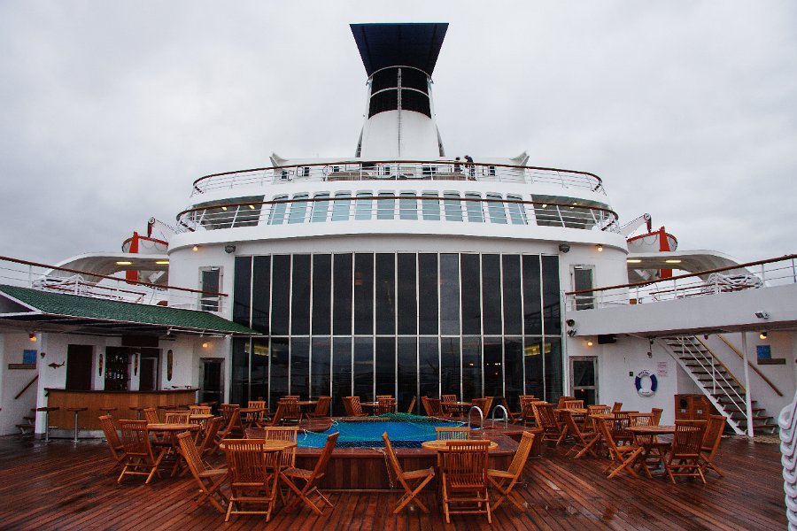 IMG_14293-E.jpg - Wave's bar and the Dicovery Lounge