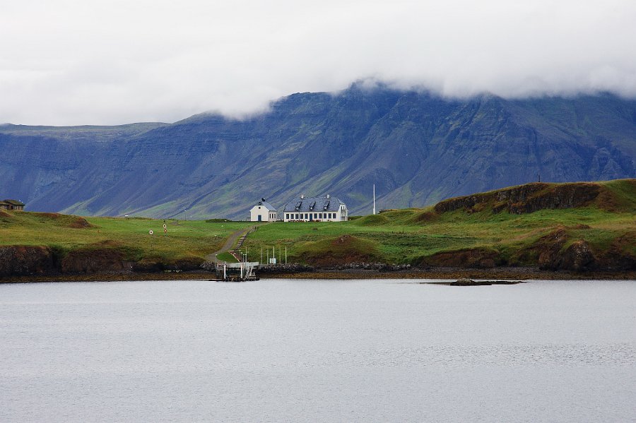 IMG_14294-e.jpg - Viðey, just outside the harbour in Reykjavik