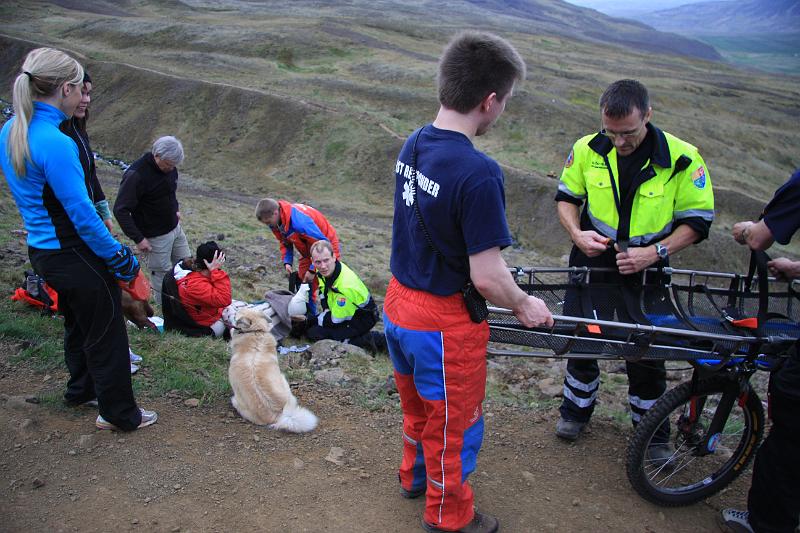 IMG_7669.JPG - ...og nú dreif að björgunarsveitarmenn úr öllum áttum.