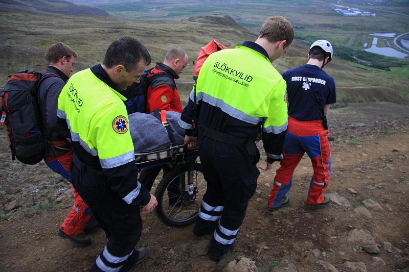 IMG_7682.JPG - ...og farið af stað niður fjallið.