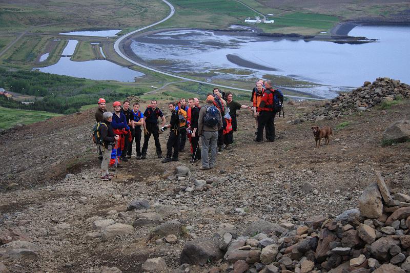 IMG_7687.JPG - ...og fyrr en varði hafði enn bæst í hóp björgunarmanna...
