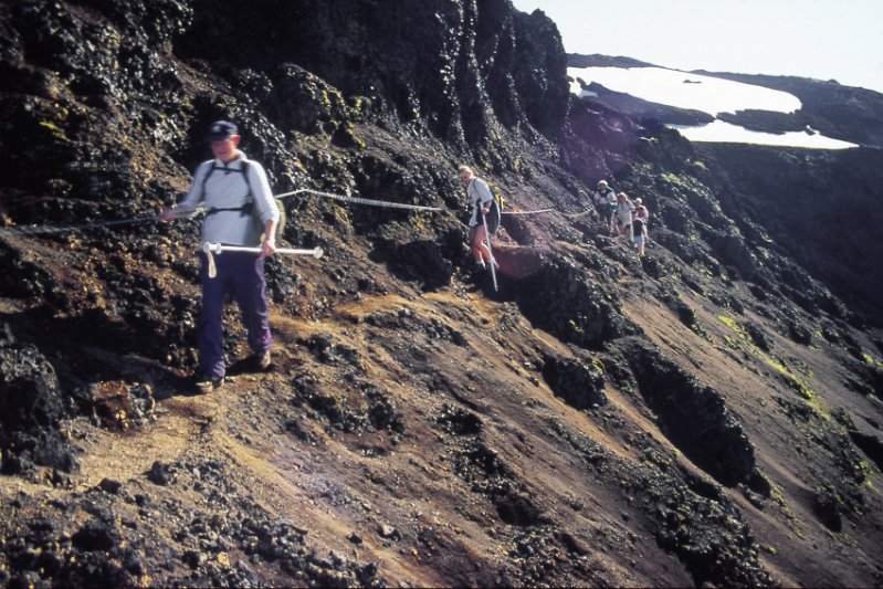 sli030-e.jpg - Gengið fyrir Heljarkamb