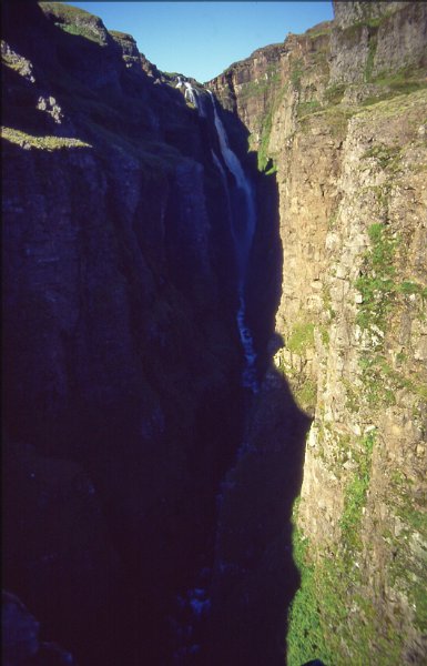 sli052-e.jpg - Glymur, hæsti foss landsins