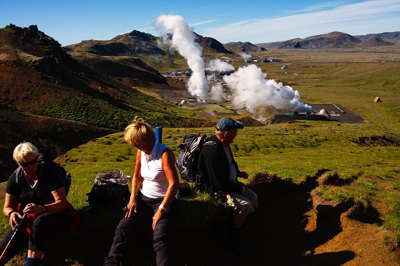 _MG_1045-e.jpg - Áð á leiðinni og horft yfir Hellisheiðarvirkjun