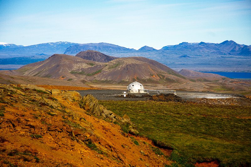 _MG_1097-e.jpg - Við Ölkelduháls - borhola, Krossfjöll í baksýn