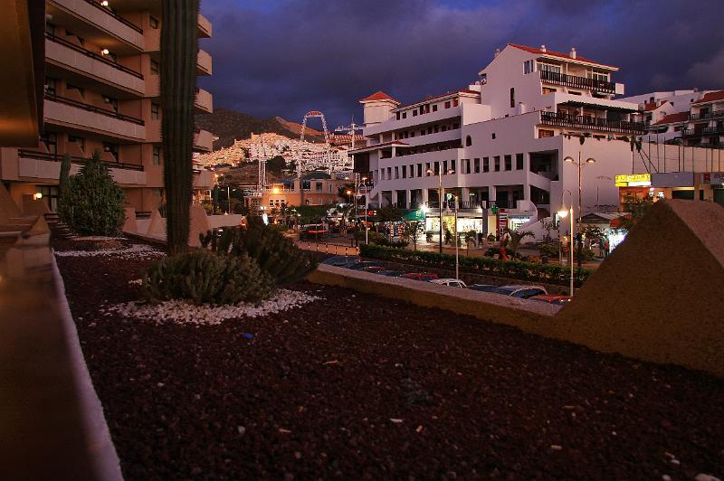 IMG_10908-e.jpg - Útsýnið af svölunum. Við vorum á 1. hæð