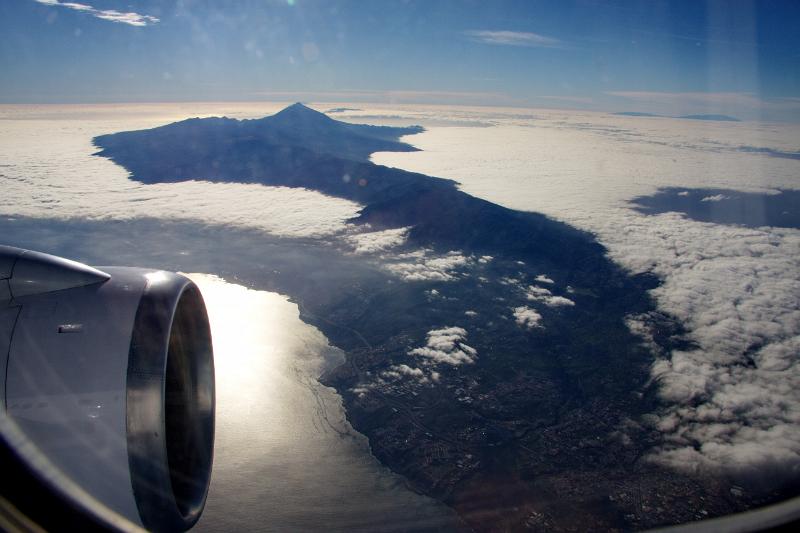 IMG_11061-e.jpg - Á heimleið. Vika er fljót að líða. Teide í baksýn