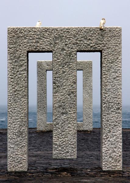 IMG_11064-e.jpg - Þetta er líka í Garachico, listaverk á bryggjunni