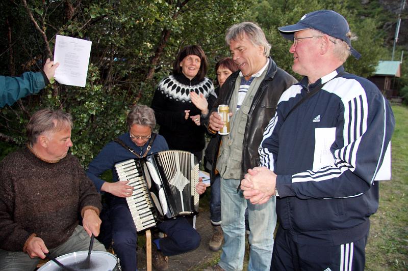 IMG_3016-e.jpg - Söngur og hljóðfærasláttur ómar um dalinn