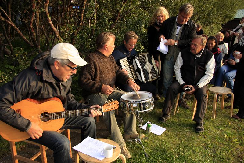 _MG_3006-e.jpg - ... en nú er farið að færast fjör í leikinn