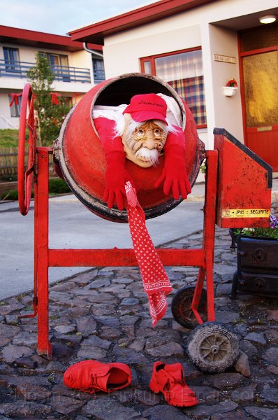 IMG_13551-e.jpg - Ein af skreytingunum í hverfinu