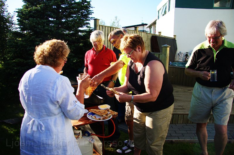 IMG_13711-e.jpg - Allir orðnir svangir ...