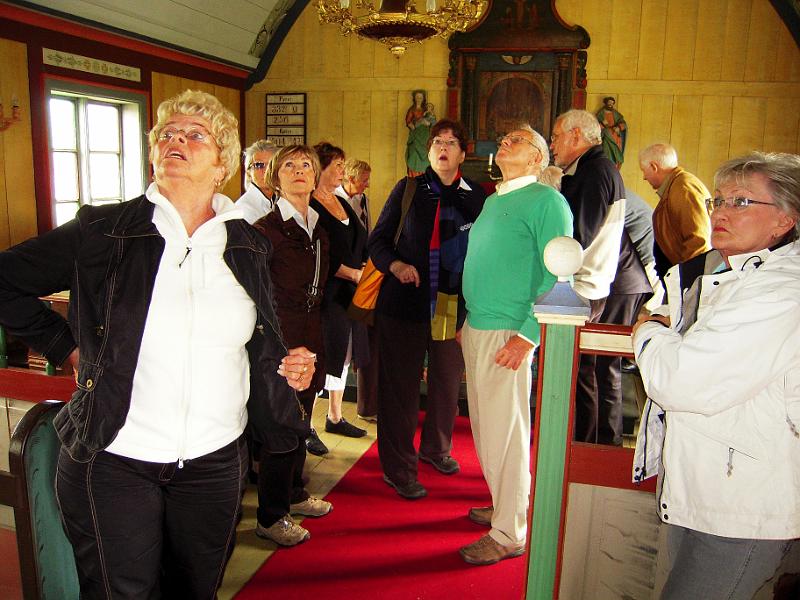 DSCN0719-e.jpg - ... og við virtum fyrir okkur innviði hennar