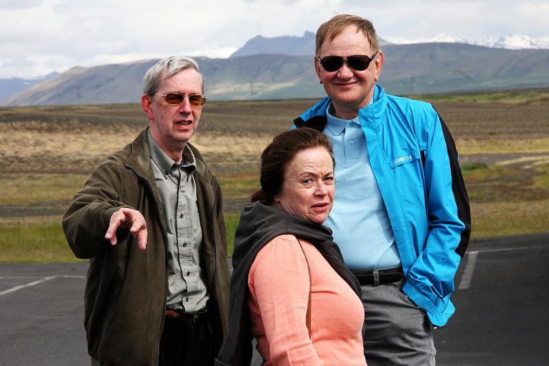 IMG_7755-e.jpg - Sigfús Schopka og Vignir Thoroddsen ásamt Helgu Skúladóttur eiginkona Sigfúsar