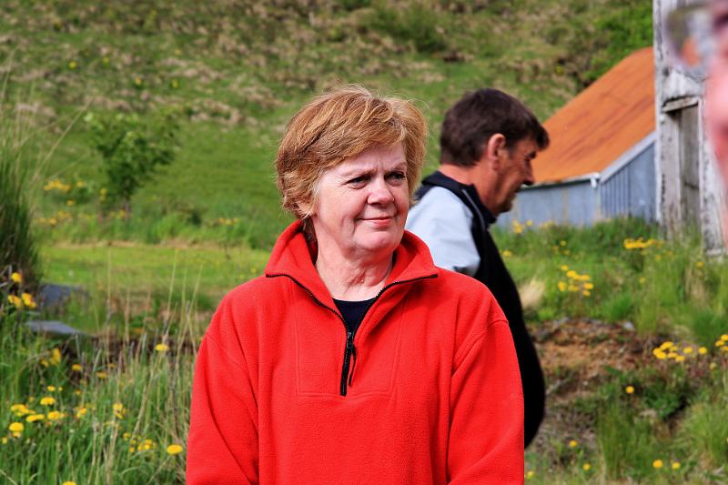 IMG_7766-e.jpg - Þar næst var stoppað í Múlakoti í Fljótshlíð. Hér er gestgjafinn