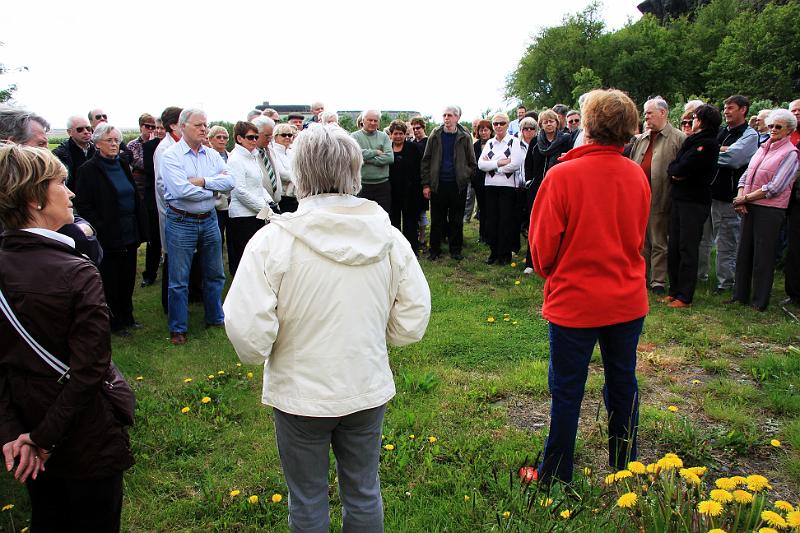 IMG_7767-e.jpg - ... en hún fræddi okkur um staðinn og sögu garðsins þar