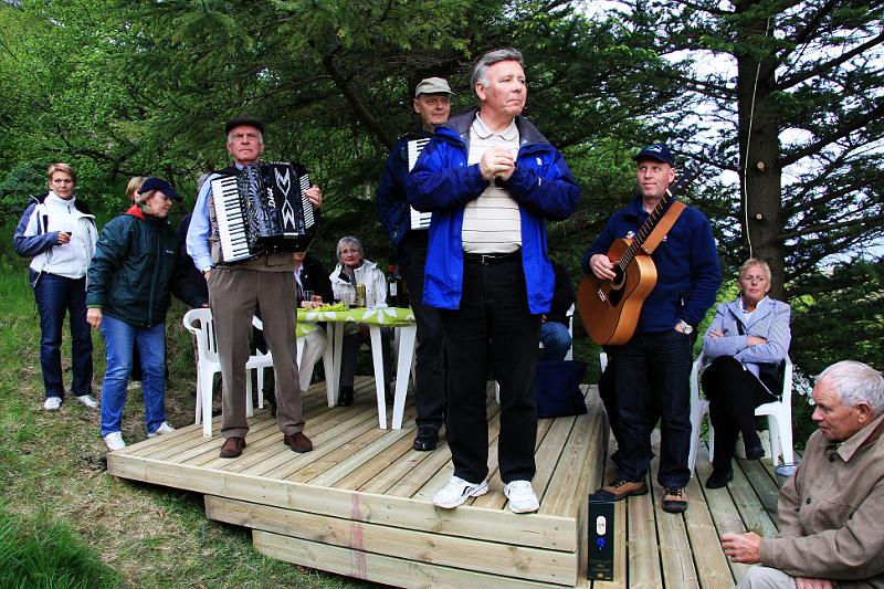 IMG_7832-e.jpg - ... enda yfirmeistari farinn að þakka fyrir móttökurnar sem voru frábærar og verða seint toppaðar. Þakka ykkur innilega fyrir, kæru hjón Gunnar og Ágústa!!