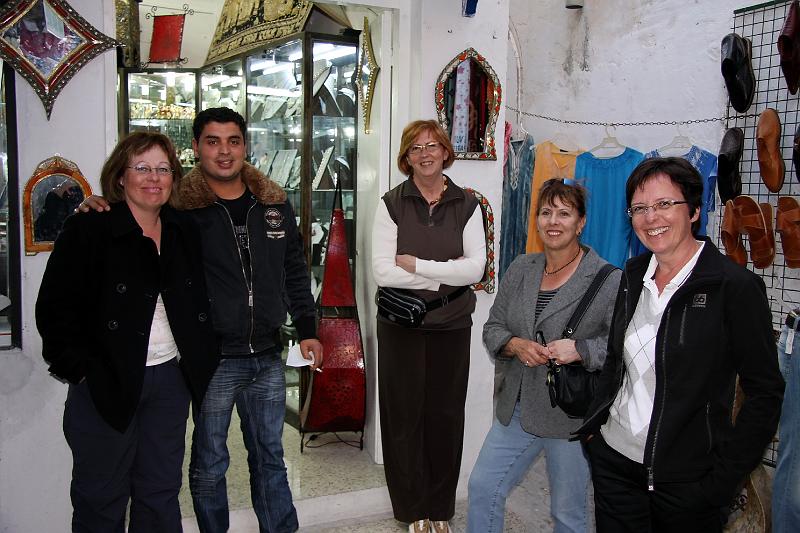 IMG_0564-e.jpg - Gullkaupmaðurinn eftir góða verslun. Þuríður, Áslaug, Hanna Lára og Ásdís