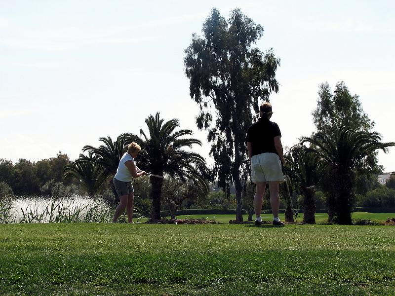 IMG_7215-e.jpg - Slegið inná á 10. braut á Sea