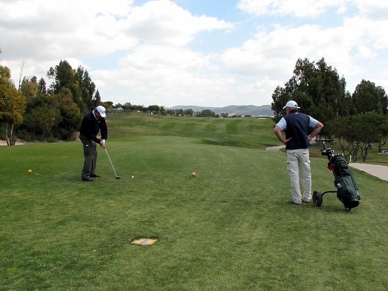 IMG_7302-e.jpg - Ragnar býr sig undir að slá